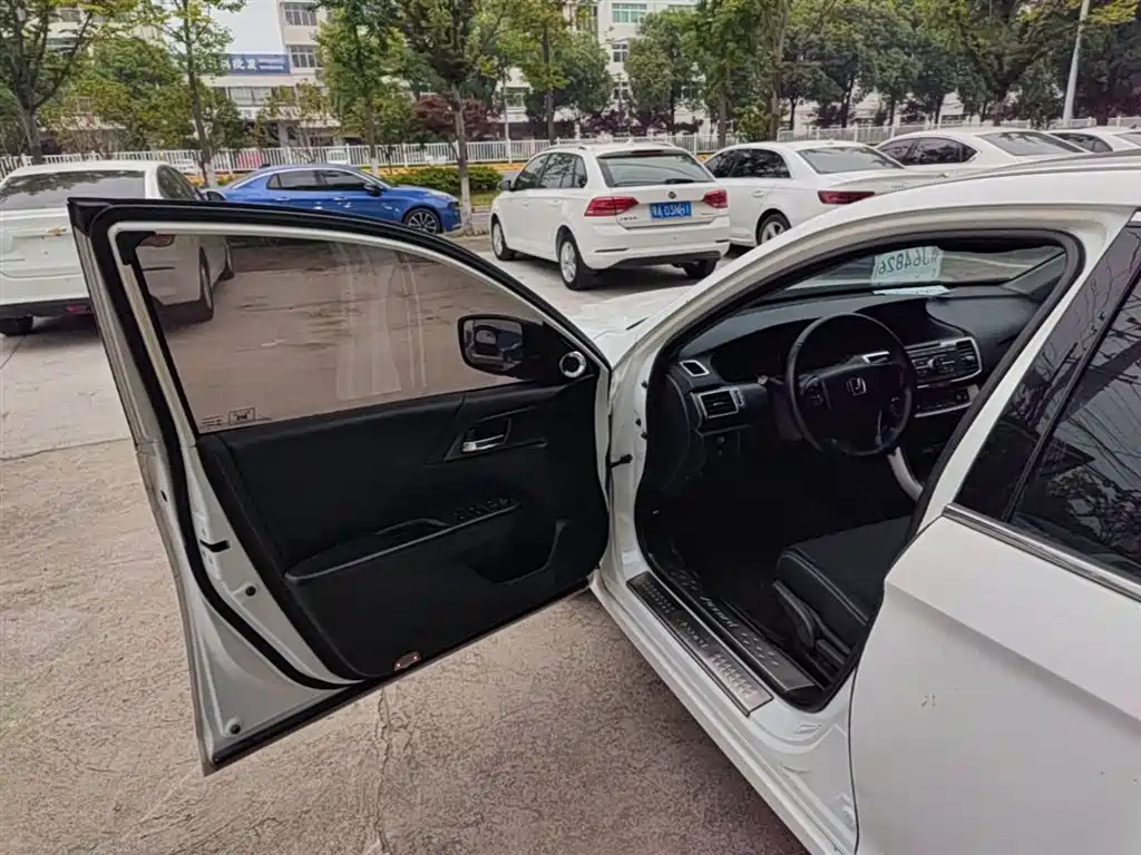 Honda Accord 2015 — фото 16