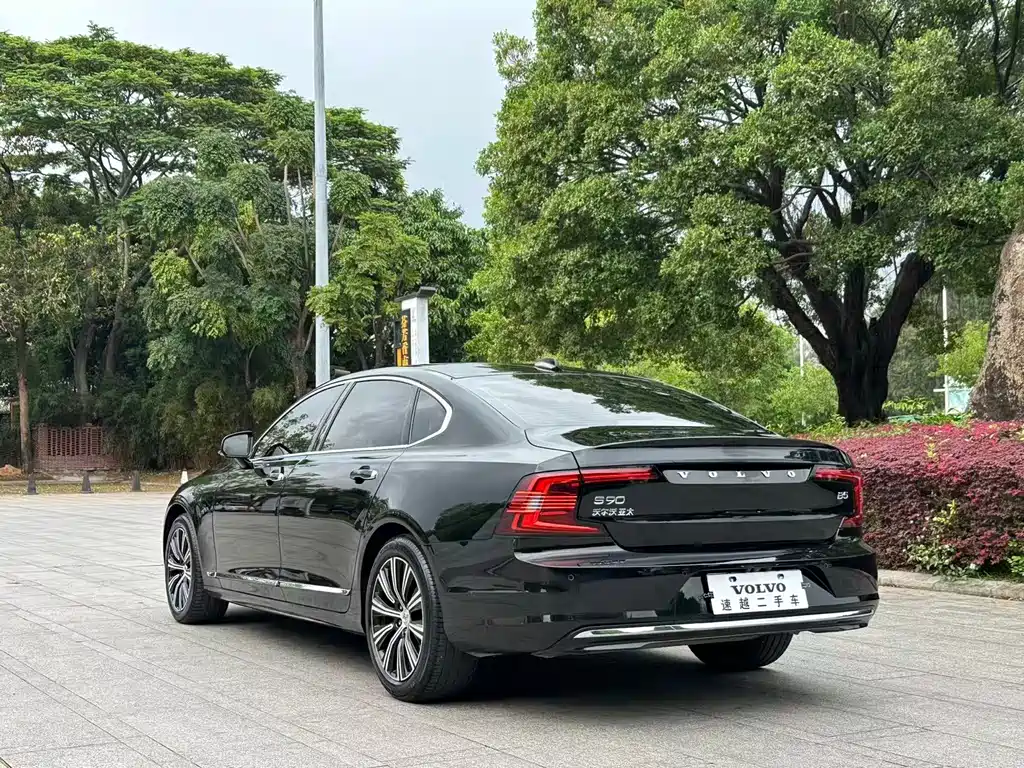 Volvo S90 2021 — фото 11