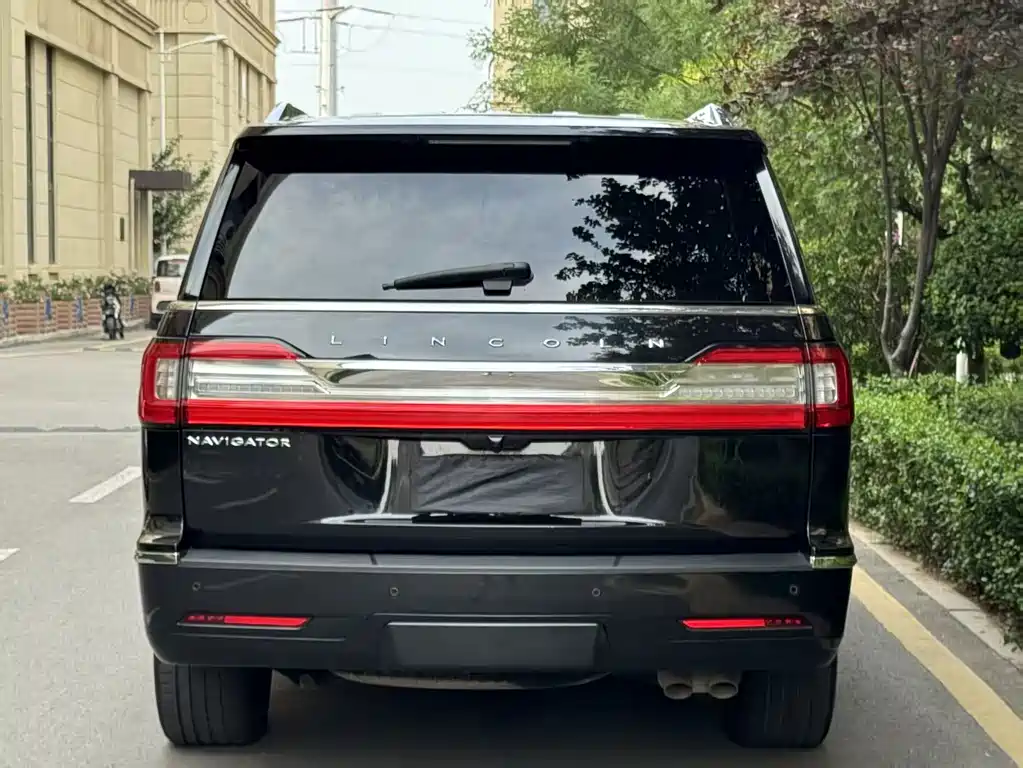 Lincoln Navigator 2019 — фото 12