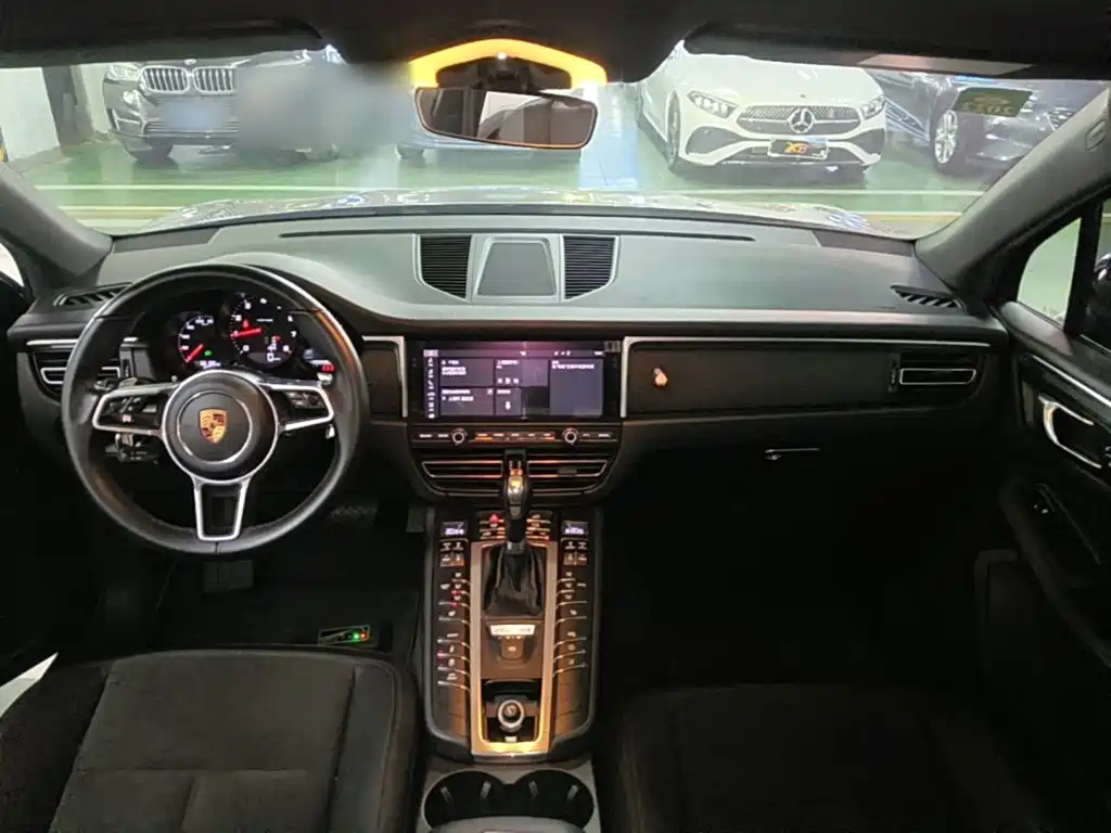 Porsche Macan 2020 — фото 10