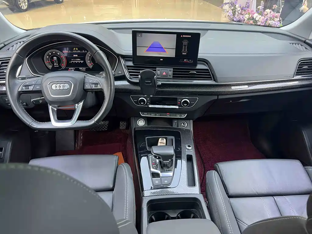 Audi Q5L 2023 — фото 27