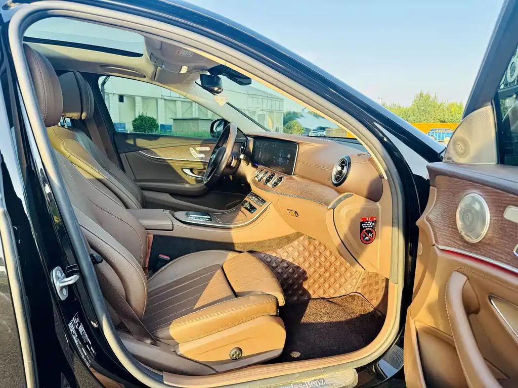 Mercedes-Benz E-Class 2022 — фото 13