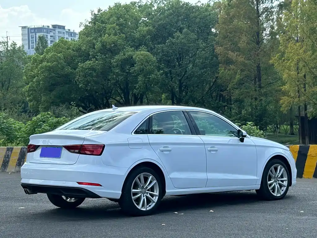 Audi A3 2018 — фото 7