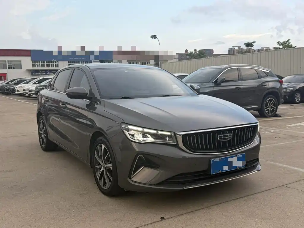 Geely Emgrand 2022
