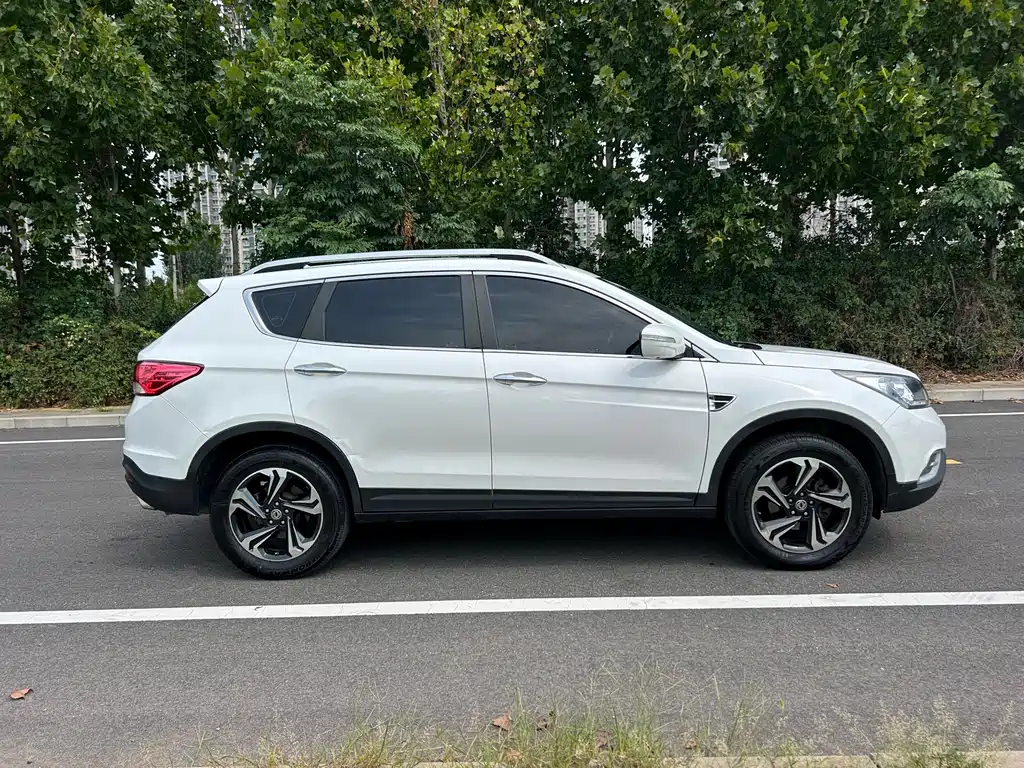 Dongfeng Fengshen AX7 2017 — фото 10