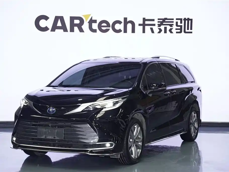 Toyota Sienna 2024 — фото 1