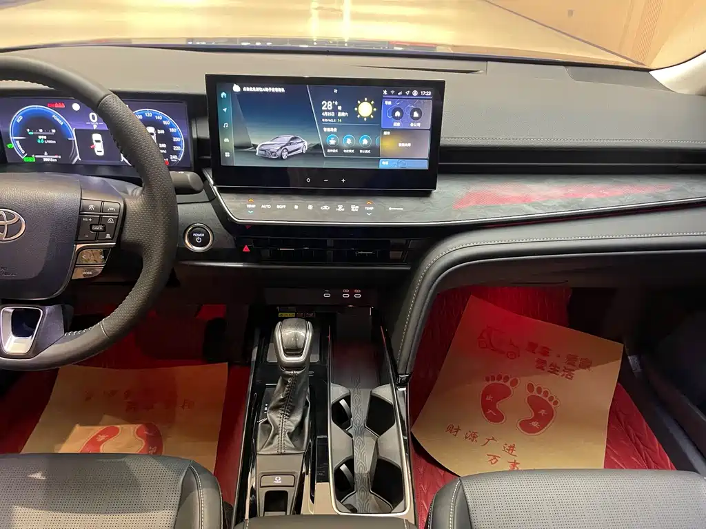 Toyota Camry 2024 — фото 11