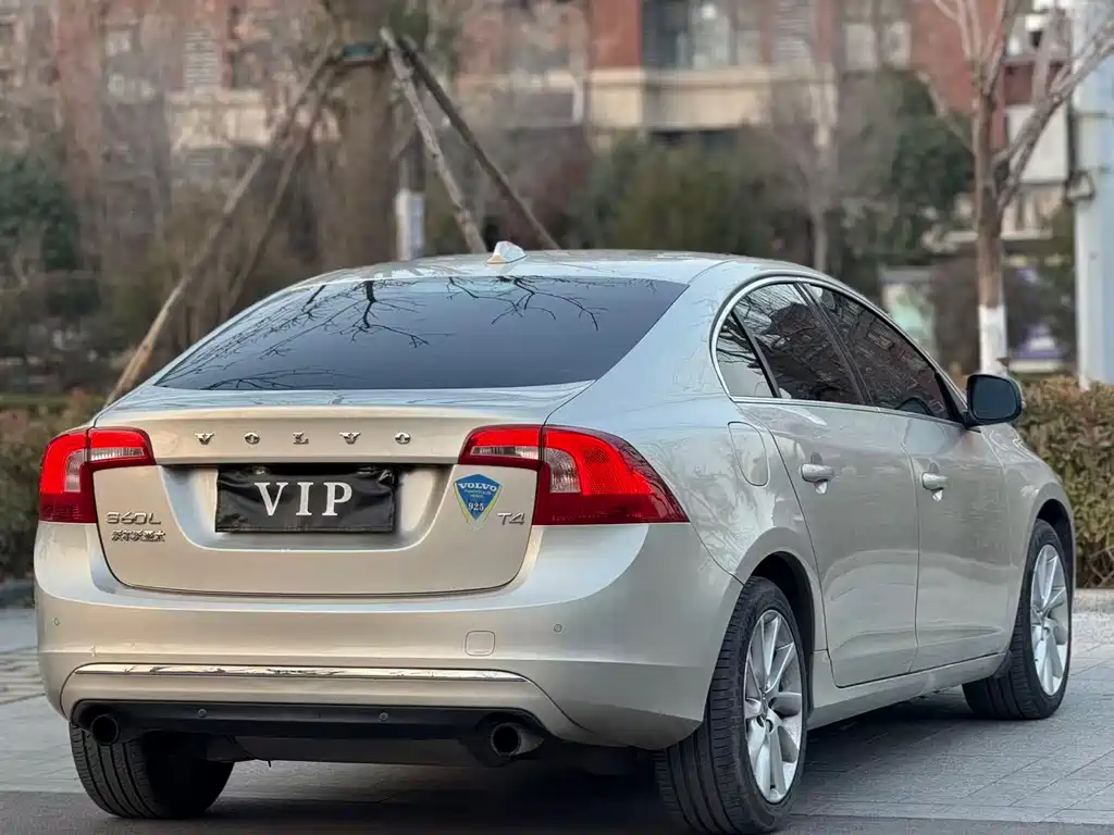 Volvo S60 2017 — фото 9