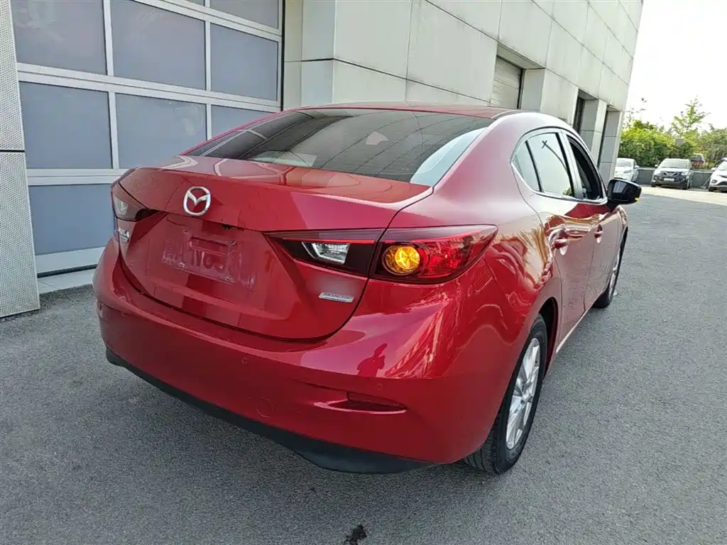 Mazda 3 Axela 2017 — фото 7