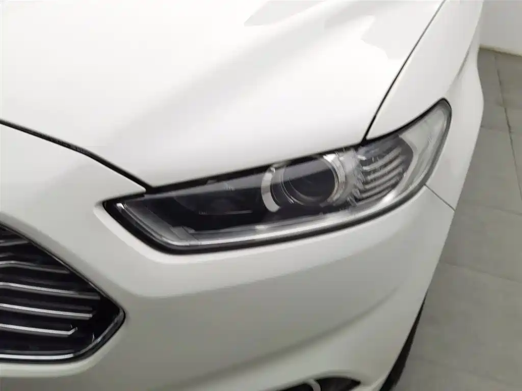 Ford Mondeo 2014 — фото 7