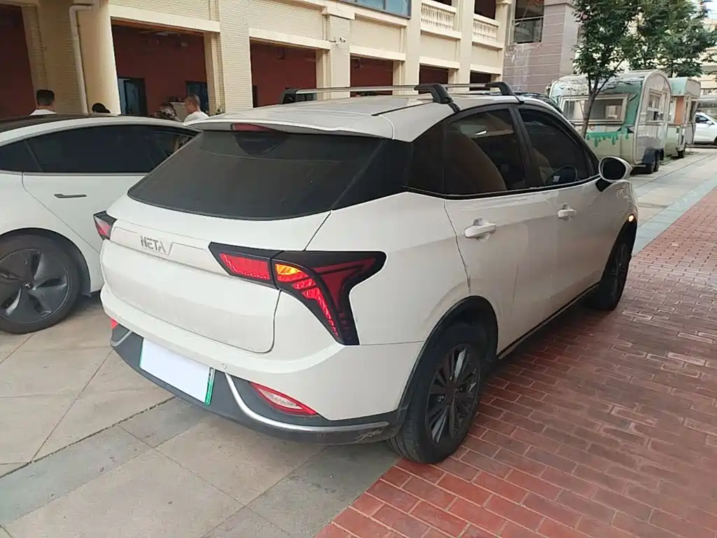 Neta V 2022