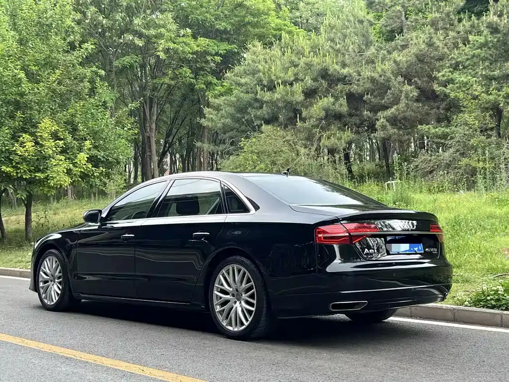 Audi A8 2017 — фото 4