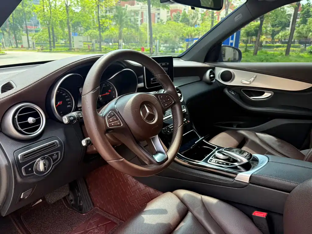 Mercedes-Benz GLC 2018 — фото 6