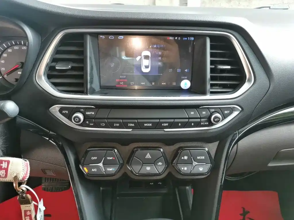 GAC Trumpchi GS4 2015 — фото 5