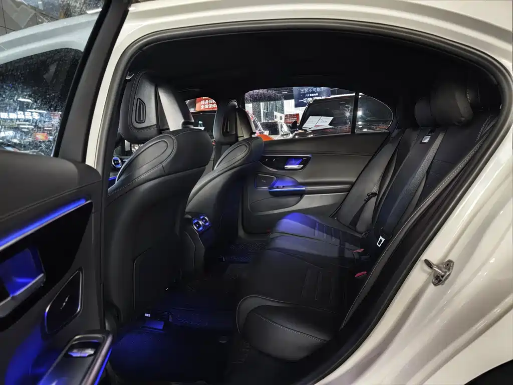 Mercedes-Benz C-Class 2023 — фото 5
