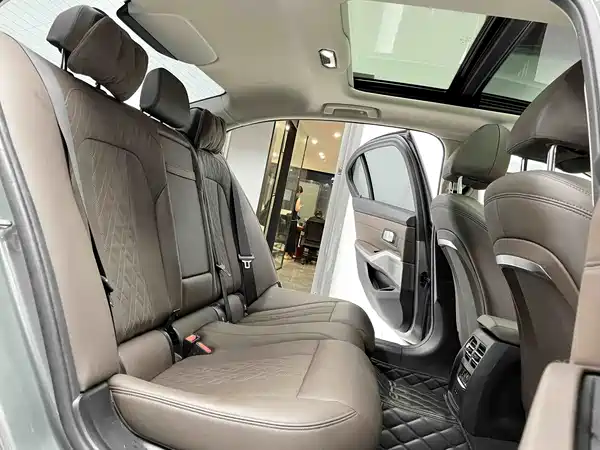 BMW 3 Series 2023