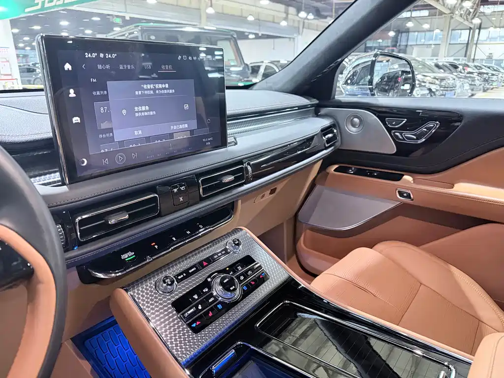 Lincoln Aviator 2023 — фото 10