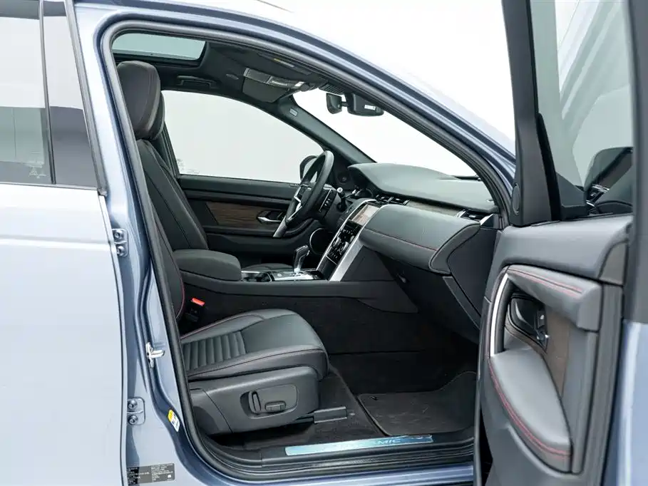 Land Rover Discovery Sport 2023 — фото 19