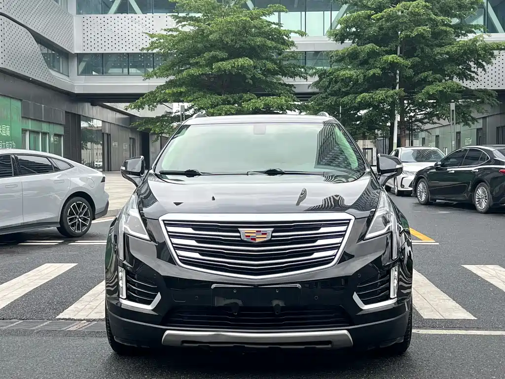 Cadillac XT5 2017 — фото 2