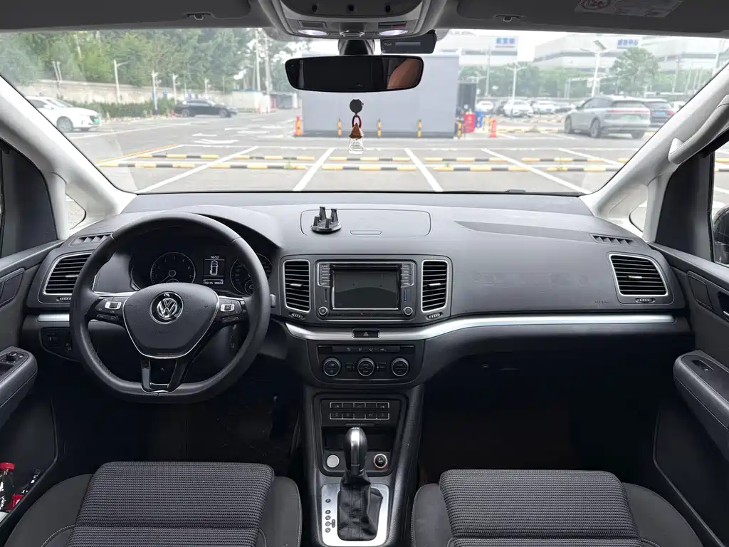 Volkswagen Sharan 2018 — фото 10
