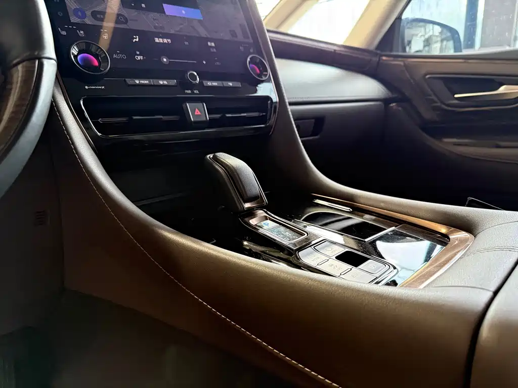 Toyota Vellfire 2024 — фото 6