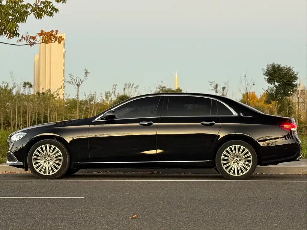 Mercedes-Benz E-Class 2023 — фото 3