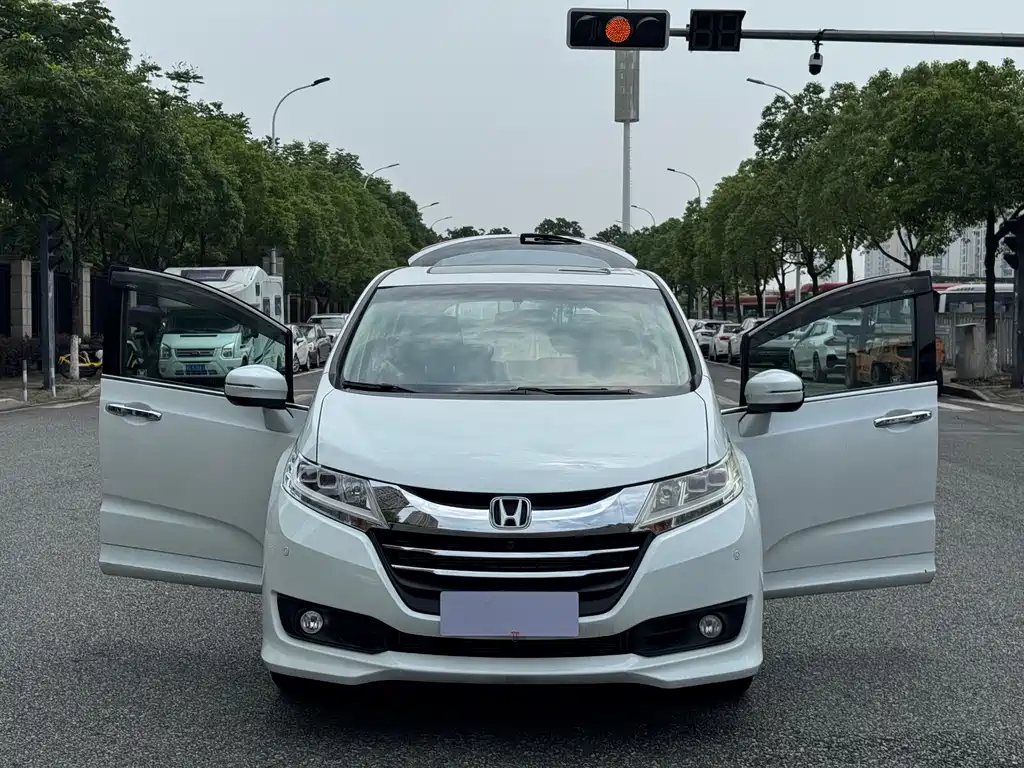 Honda Odyssey 2014 — фото 19
