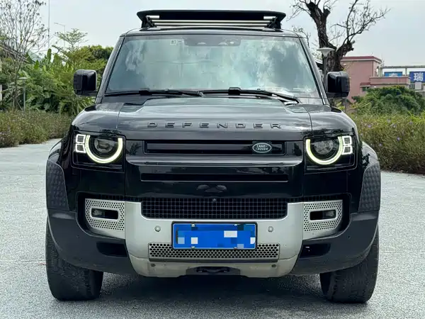 Land Rover Defender 2022