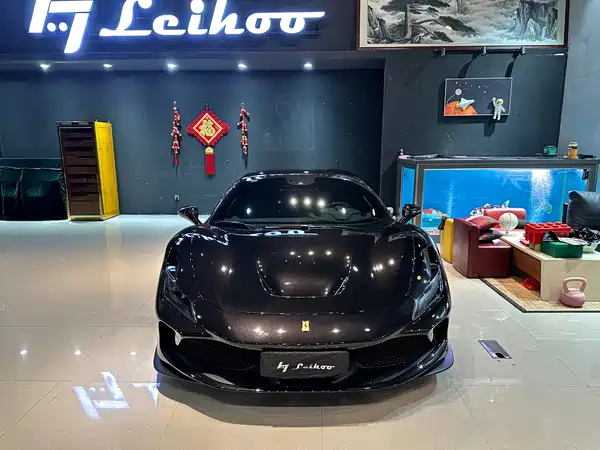 Ferrari F8 2021