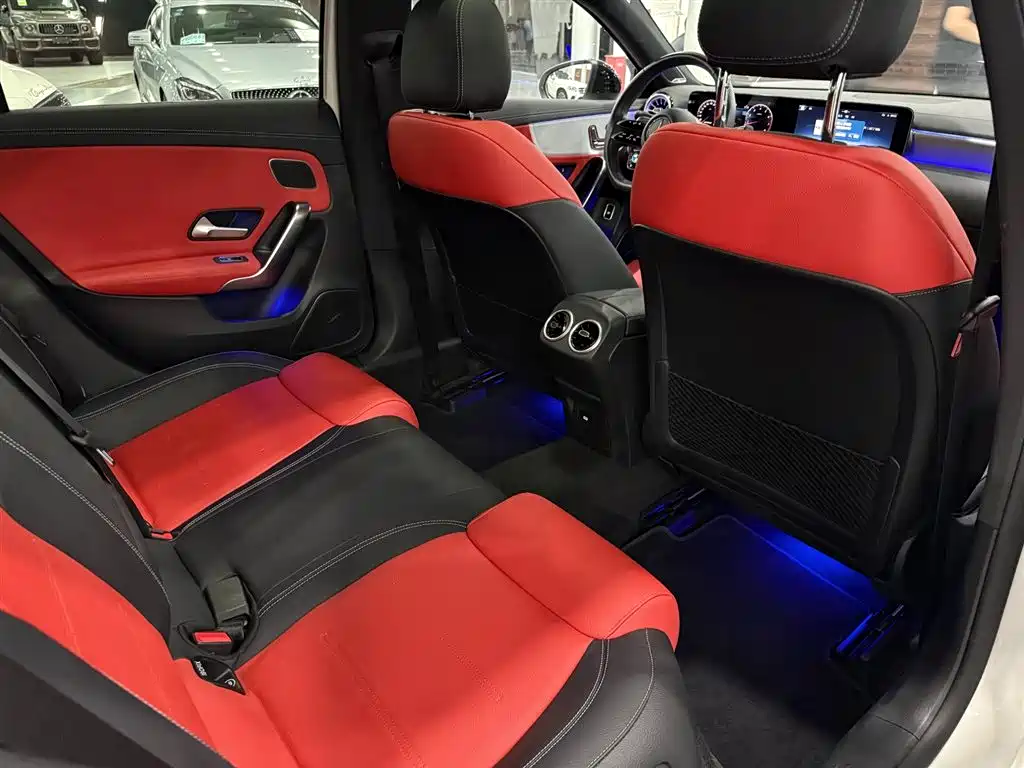 Mercedes-Benz A-Class AMG 2025 — фото 13