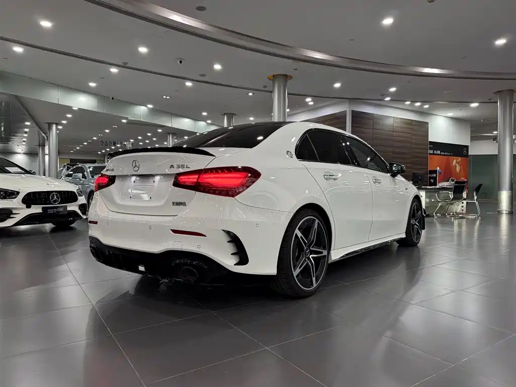 Mercedes-Benz A-Class AMG 2025 — фото 7