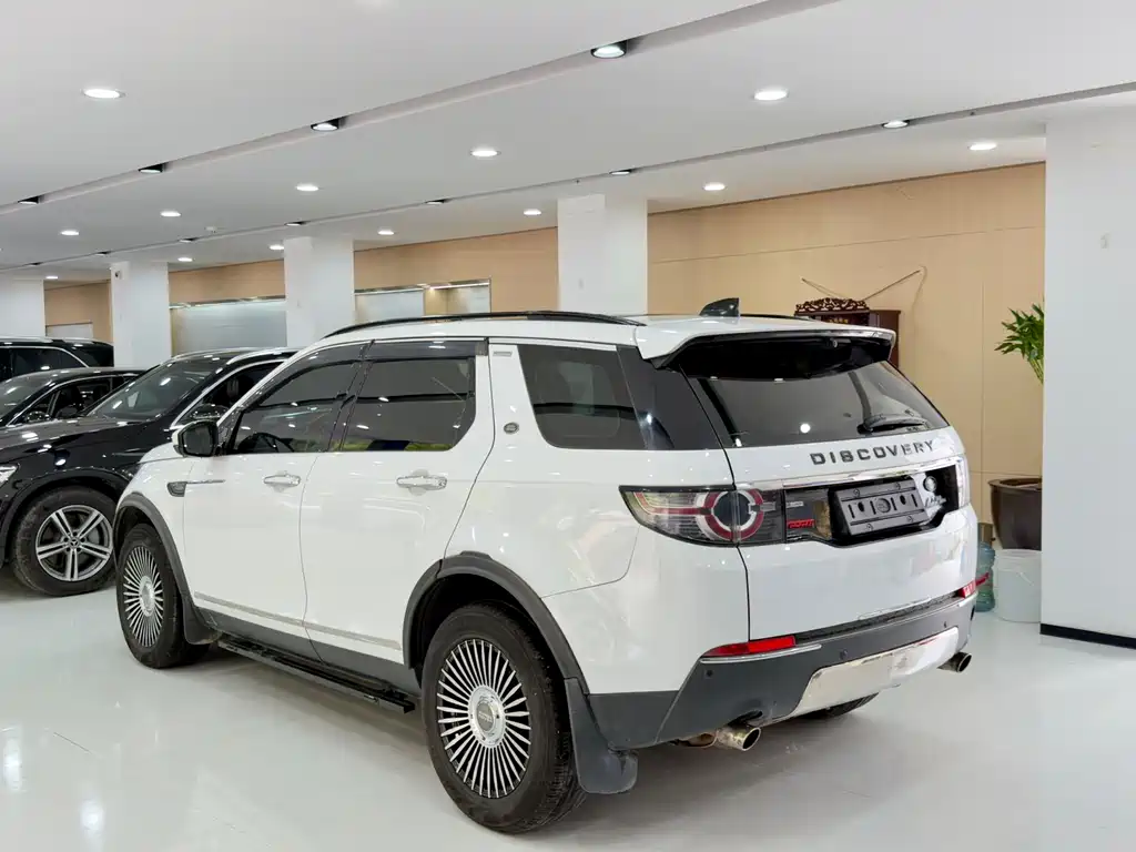 Land Rover Discovery Sport 2017 — фото 9