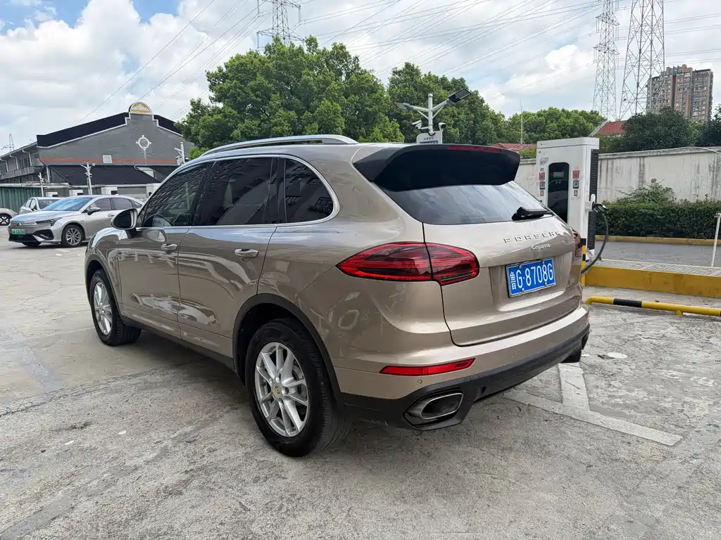 Porsche Cayenne 2016 — фото 17