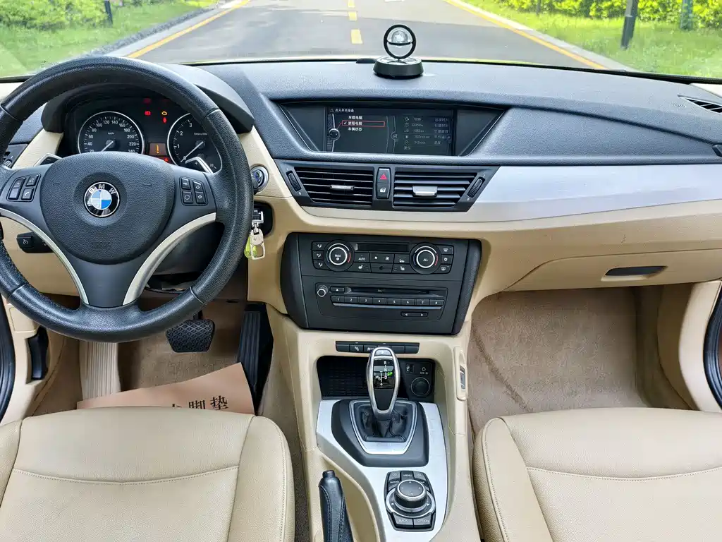 BMW X1 2012 — фото 38