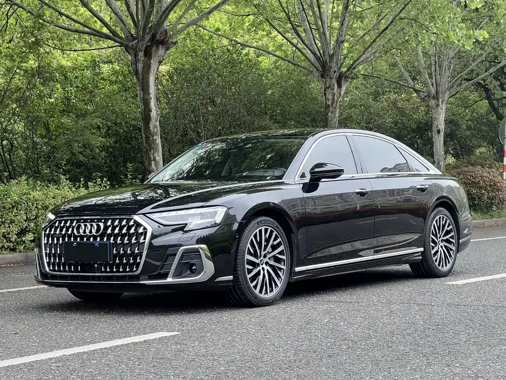 Audi A8 2023 — фото 1