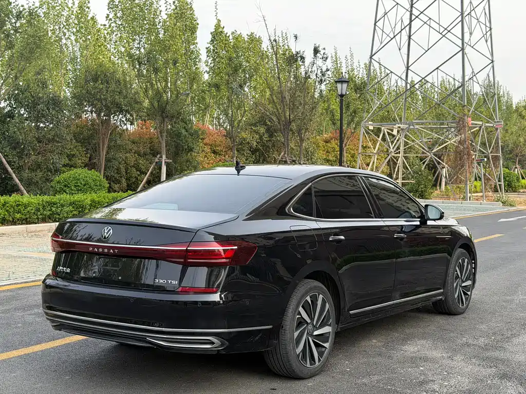 Volkswagen Passat 2023 — фото 9