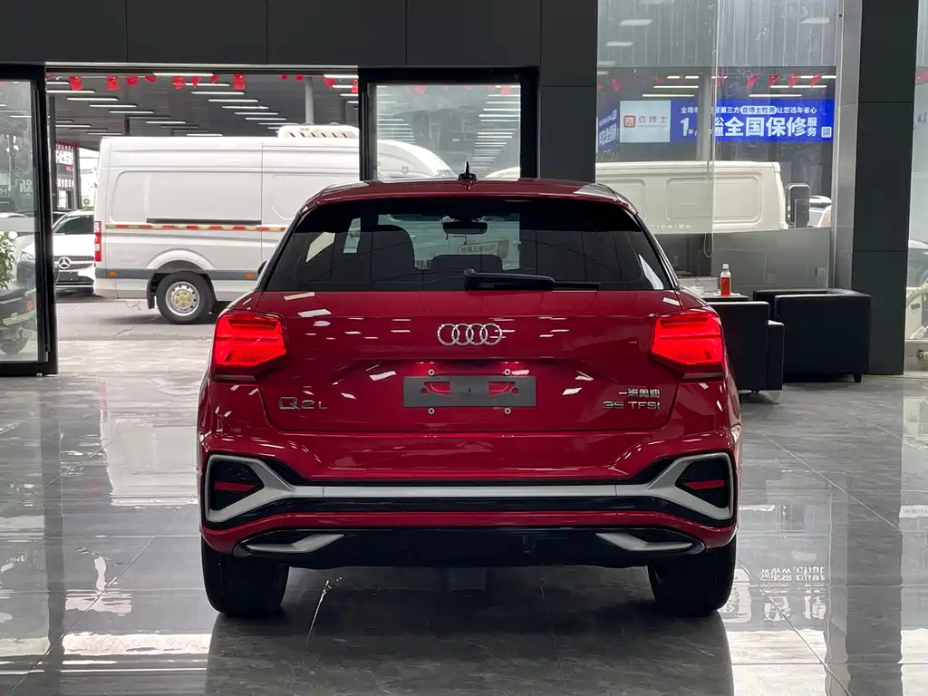 Audi Q2L 2022 — фото 16