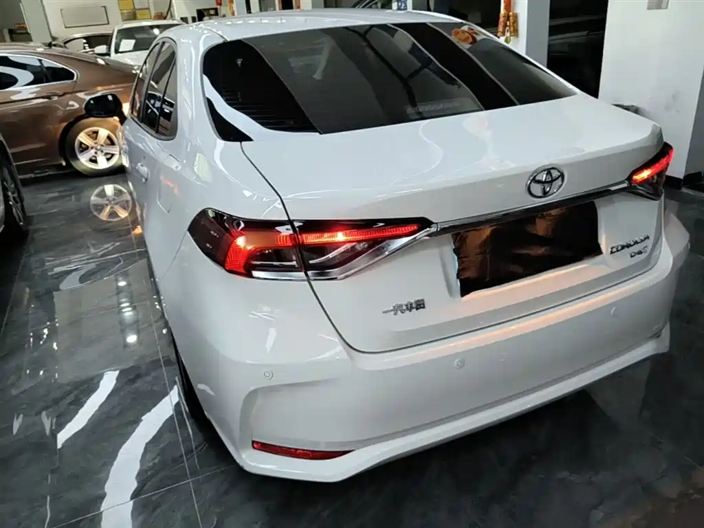 Toyota Corolla 2021 — фото 5