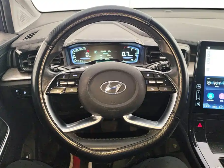 Hyundai Custo 2024 — фото 15