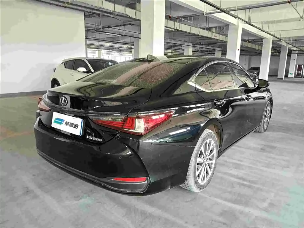Lexus ES 2022 — фото 4