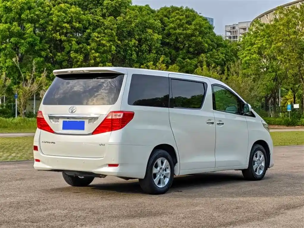 Toyota Alphard 2010 — фото 13