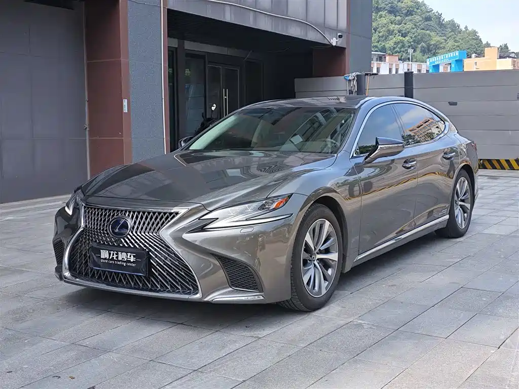 Lexus LS 2020 — фото 1