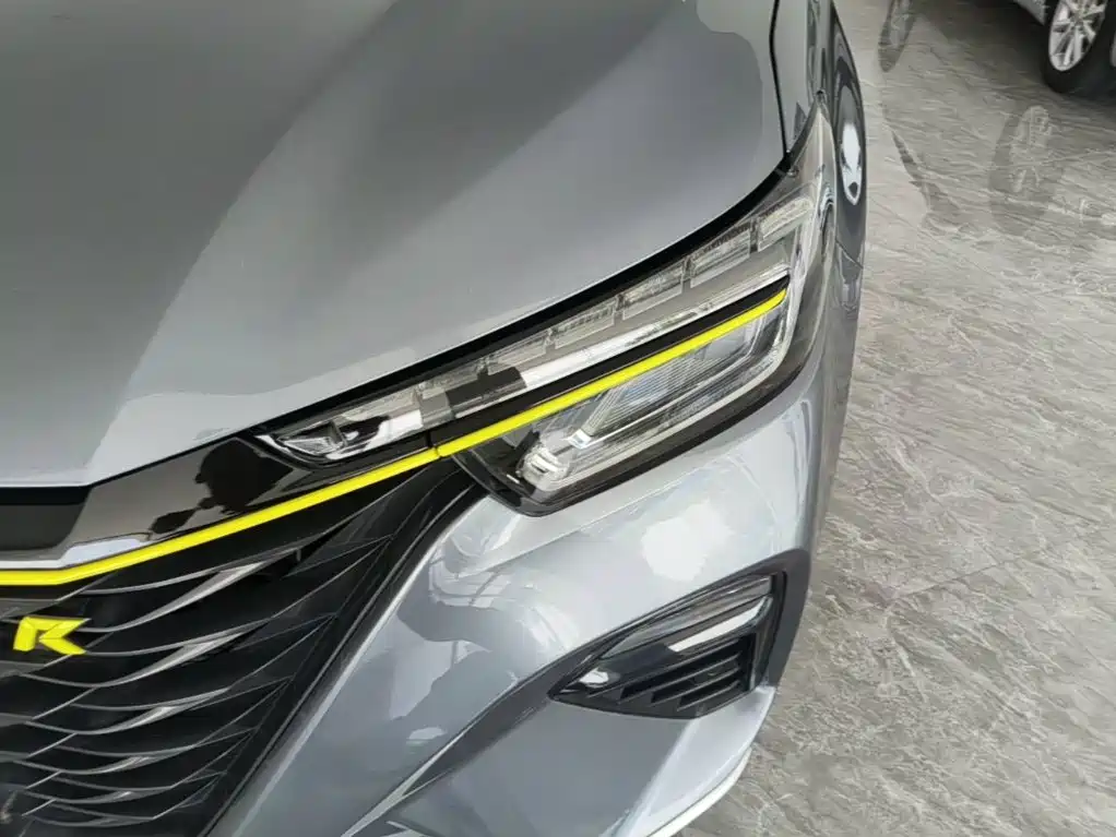 Roewe RX5 New Energy 2021 — фото 24