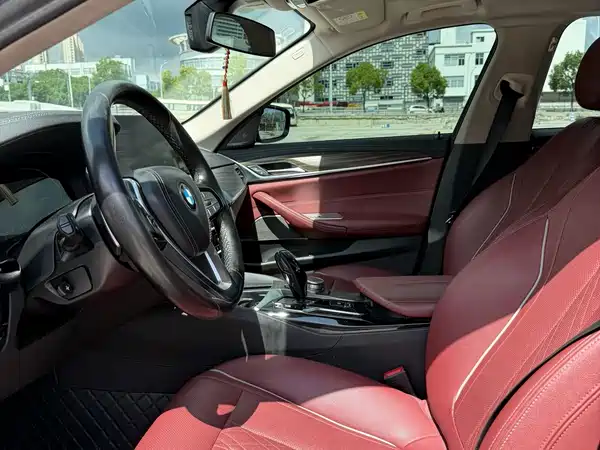 BMW 5 Series 2021