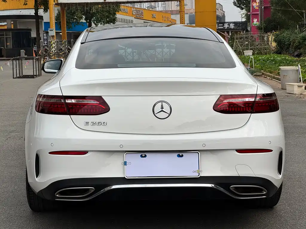 Mercedes-Benz E-Class 2023 — фото 10