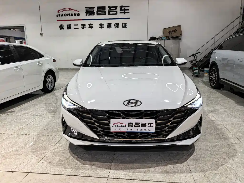 Hyundai Elantra 2023 — фото 9