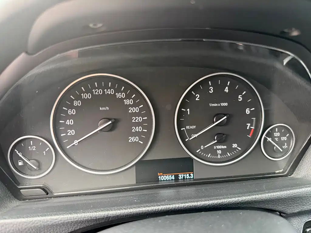 BMW 3 Series 2017 — фото 10
