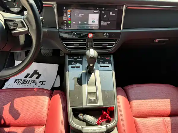 Porsche Macan 2022