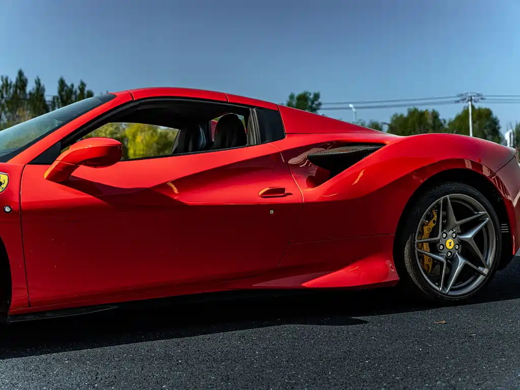 Ferrari F8 2021 — фото 13