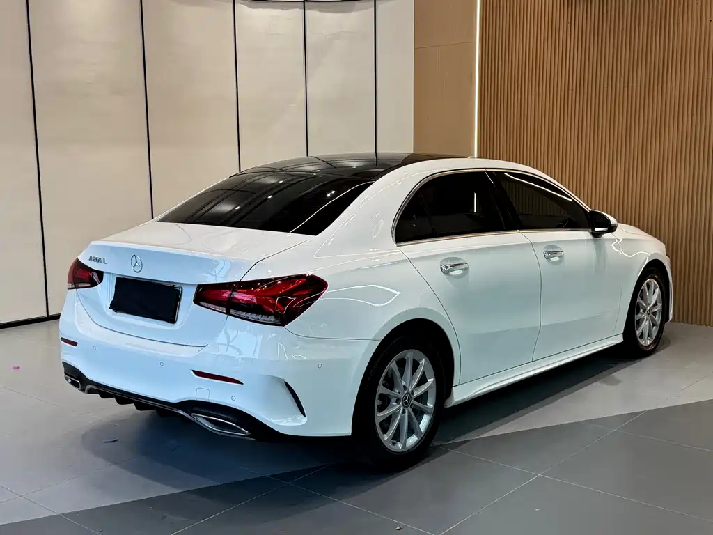 Mercedes-Benz A-Class 2019 — фото 18